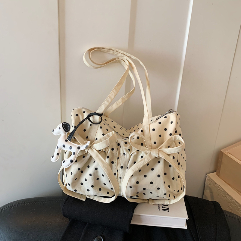 Interior Design Style - กระเป๋าโท้ทลายจุดแฟชั่นใหม่สำหรับผู้หญิง ดีไซน์โบว์ จุของได้เยอะ พับเก็บได้ สะพายไหล่ กระเป๋าทรงหมอน